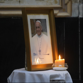 Flores, el barrio de Bergoglio antes de ser Francisco y el recuerdo desde la basílica en la que descubrió su vocación religiosa