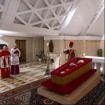 Murió el papa Francisco: el Vaticano difundió las primeras imágenes del féretro del Sumo Pontífice y confirmó el día del funeral