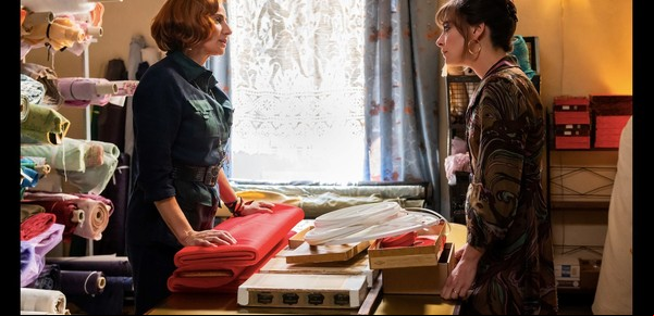 Diamanti: una estupenda comedia dramática, dedicada las estrellas del cine italiano Mariangela Melato, Virna Lisi y Monica Vitti