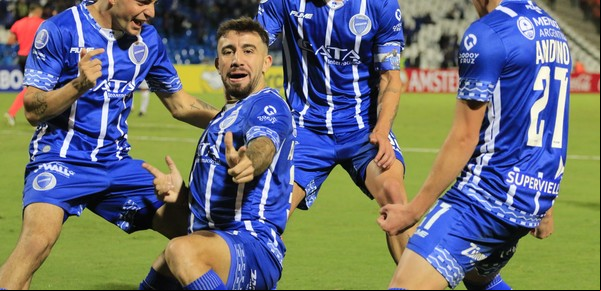 Godoy Cruz le ganó a Atlético Tucumán y sueña con los playoffs