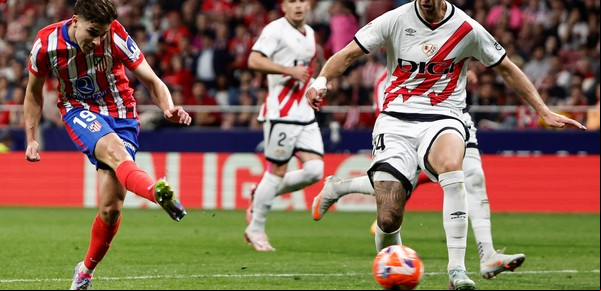 Julián Álvarez selló la goleada del Atlético de Madrid, que quedó a un paso de clasificarse a la Champions League