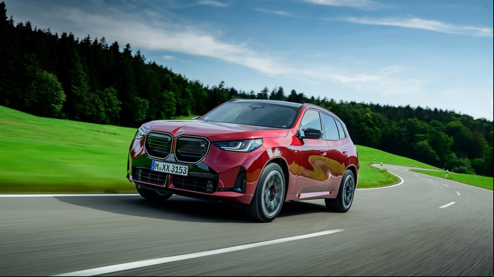 El BMW X3 M50 también se puede convertir en una bestia de acelerar.
