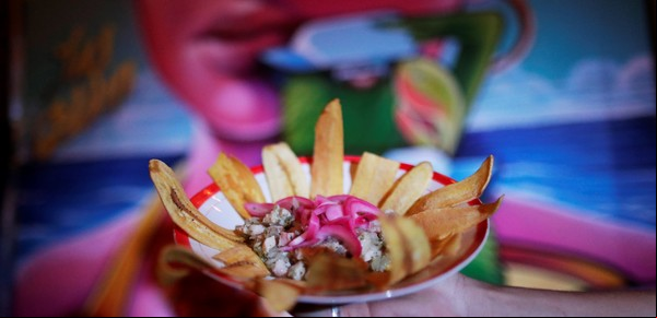 Dejar la comida en el plato
