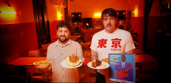Hace mortadelas y chorizos para chefs top y tiene nuevo restaurante en Paternal: música y cocina simple y rica por poca plata