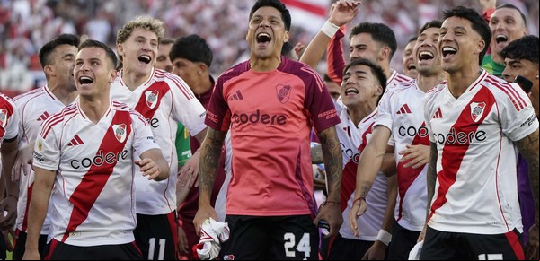 Viejos son los trapos: Enzo Pérez, el líder que se ríe del DNI y se rejuvenece en los Superclásicos con una estadística demoledora