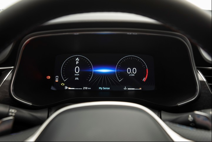 El tablero de instrumentos del Renault Arkana ofrece múltiples configuraciones.