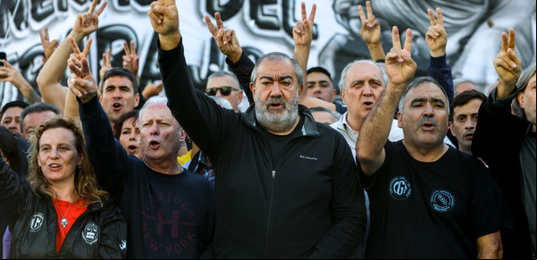 La marcha de la CGT terminó con una cumbre con Kicillof, el gran rival de Cristina