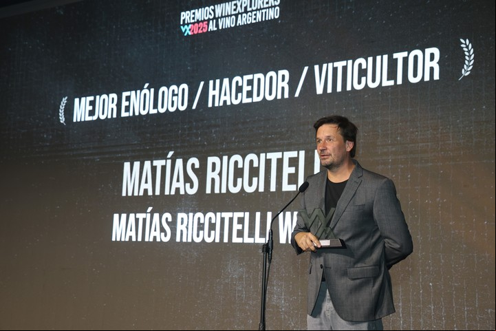 Matías Riccitelli, mejor enólogo en los Premios Winexplorers.
