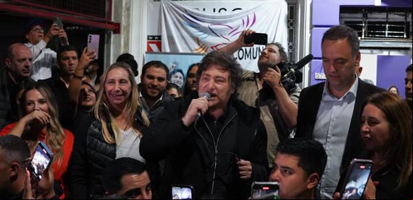 ADEPA alertó sobre los "riesgos" de la "apelación al odio" de Milei y sus funcionarios contra los periodistas