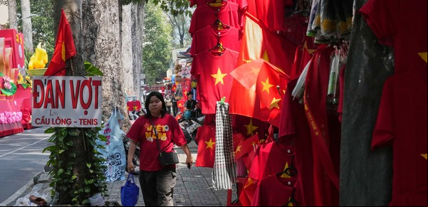 Fuera de la sombra de la guerra: Vietnam en movimiento