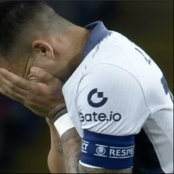 Lautaro Martínez, otra vez tocado en el Inter: salió en el entretiempo ante Barcelona con una molestia y preocupa en Argentina