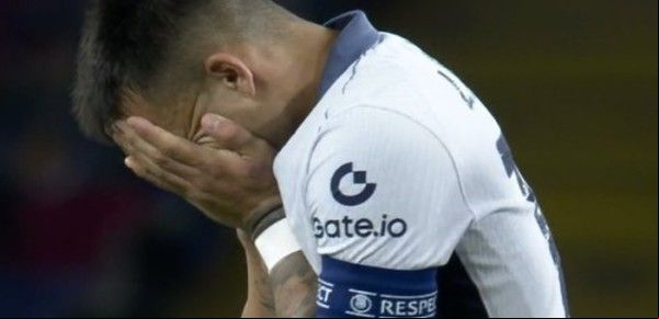 Lautaro Martínez, otra vez tocado en el Inter: salió en el entretiempo ante Barcelona con una molestia y preocupa en Argentina