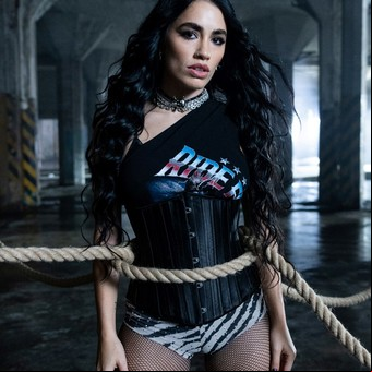 Lali convocó a Duki, Miranda!, Dillom y hasta la Bersuit: cómo es el nuevo álbum donde su pop suena más rebelde y guarro