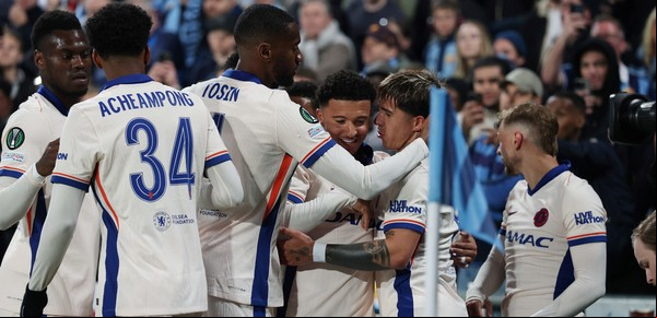 De la mano de Enzo Fernández, Chelsea goleó al Djurgardens y puso un pie en la final de la Conference League