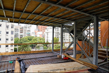 Disruptivo edificio de viviendas con estructura metálica