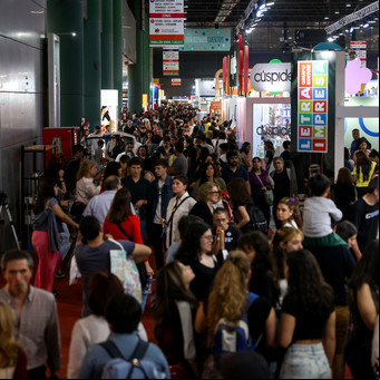 ¡Furor por la Feria del Libro! Dos días a pleno, con stands llenos y ventas que entusiasman