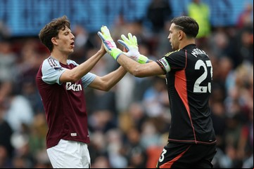 Aston Villa del Dibu Martínez ganó y sigue en la pelea por un boleto para la próxima Champions League