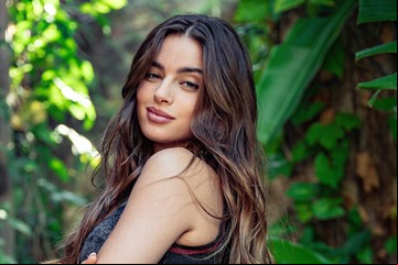 Quién es Noa Kirel, la estrella pop más famosa de Israel que se encuentra en la Argentina grabando una ficción