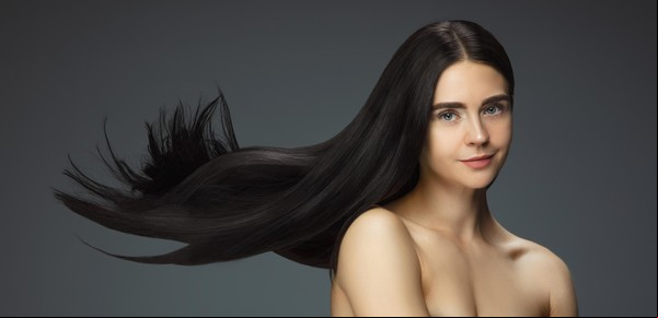 Cómo puedo masajear mi cabello para que crezca más rápido 