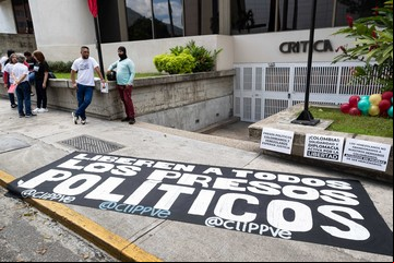 Aparece ahorcado en su celda un opositor preso en Venezuela y se reavivan las denuncias contra el régimen de Nicolás Maduro 