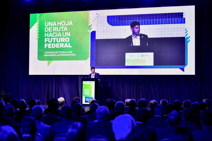 Axel Kicillof pidió avanzar en una discusión de fondo, federal, inclusiva, que abarque tanto al sector público como al privado". Foto: Prensa PBA