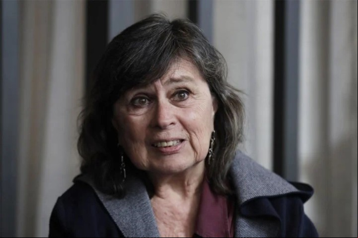 La escritora colombiana Laura Restrepo presentó días atrás en Bogotá su última novela, Soy la daga y soy la herida, editada por Alfaguara. Foto: EFE / Carlos Ortega.