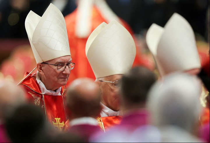El cardenal Pietro Parolin pica en punta en las casas de apuestas. Foto: REUTER