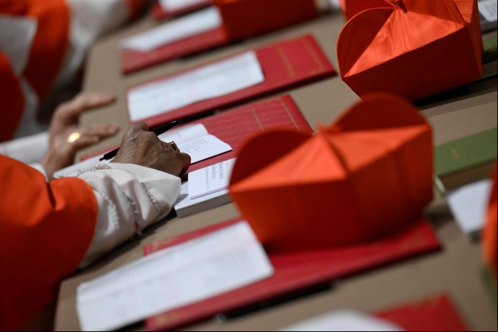 Las papeletas donde definen el futuro de la Iglesia Católica. (Foto: Ansa)
