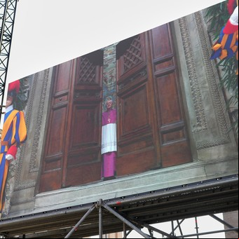 Cónclave: aislados del mundo y encerrados "con llave", 133 cardenales de todo el mundo comienzan a votar al sucesor del papa Francisco