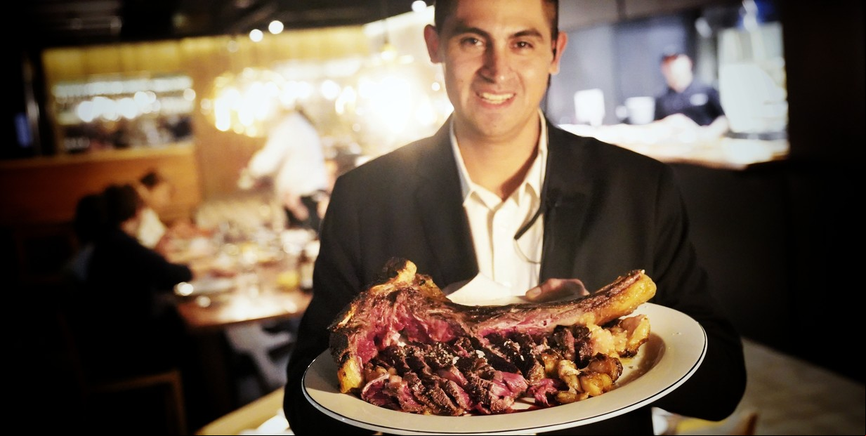 En Palermo, el nuevo restaurante de los impulsores del chuletón en Buenos Aires: un bife gigante de hasta un kilo y medio de peso