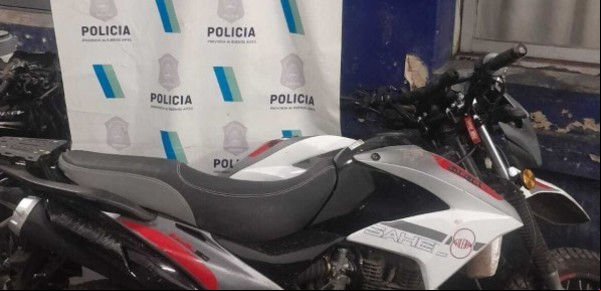 Inseguridad en el Conurbano: le robaron a su novia, atropelló a los motochorros y mató a uno de los ladrones