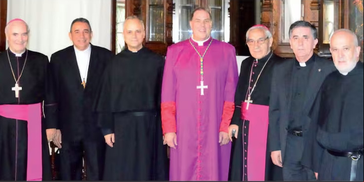 Robert Prevost, antes de ser papa, participó de la ordenación como obispo de Alberto Bochatey, en La Plata.