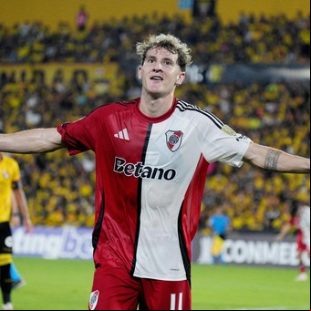 River ganó en Guayaquil, pasó al Barcelona SC y puso un pie en los octavos de final de la Copa Libertadores