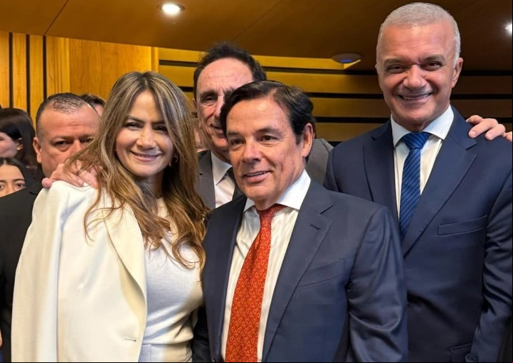 Los senadores Sonia Rojas Decut y Carlos Arce junto a Carlos Rovira, el mandamás de Misiones.