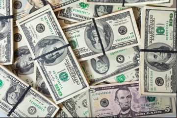 Economía bimonetaria: hay cada vez más opciones para generar rendimientos con los ahorros en dólares