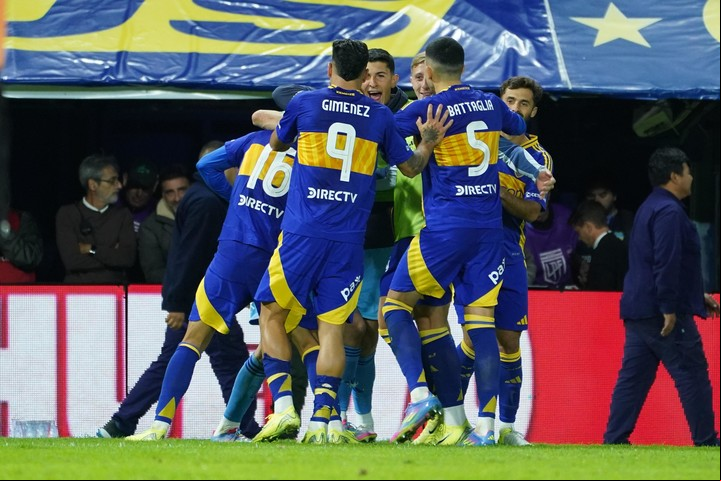 Milton Giménez ya marcó el penal que sentenció la tanda de penales. Foto: Juano Tesone.