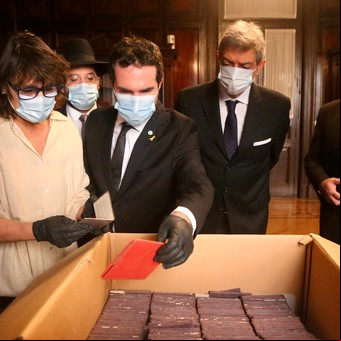 Impacto mundial: en la Corte descubren centenares de pasaportes y fichas de afiliados al partido nazi de la Argentina