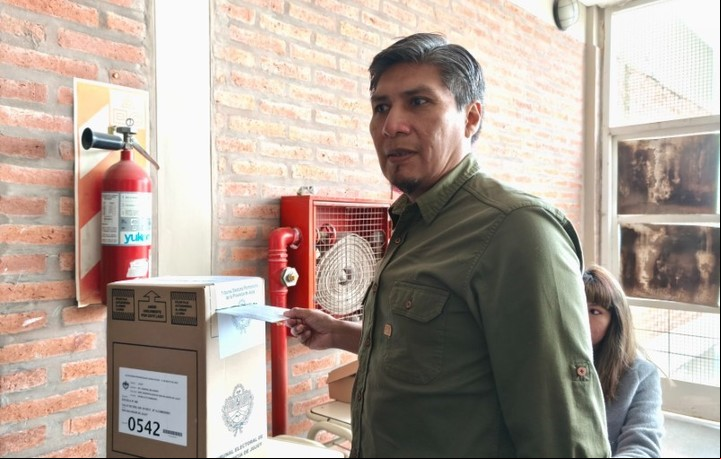 El diputado nacional del Frente de Izquierda, Alejandro Vilca, se postuló como primer candidato a legislador en Jujuy.