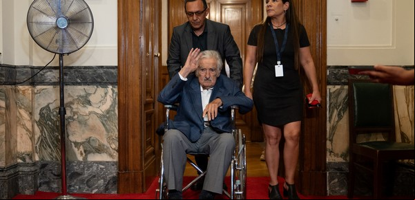 La salud de Pepe Mujica: "Está complicado", contó el presidente Yamandú Orsi tras visitarlo y pidió "no enloquecerlo"