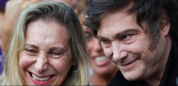 Pese al flojo resultado en la mayoría de las provincias, Javier Milei ratificó a su hermana Karina como la estratega electoral