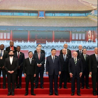 En una cumbre clave, China busca una alianza con América Latina para blindarse ante la guerra comercial de Donald Trump 