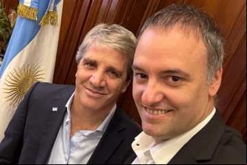 El nuevo "blanqueo" del Gobierno: suben los límites para llevar los dólares al banco y depositarlos sin justificar su origen