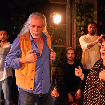 De Los Tarantos a Los Cádiz, tres generaciones de una familia gitana dedicada al flamenco, que empezó cantando en las calles por monedas