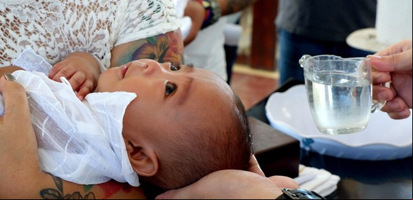 Qué requisitos piden para bautizar a un bebé