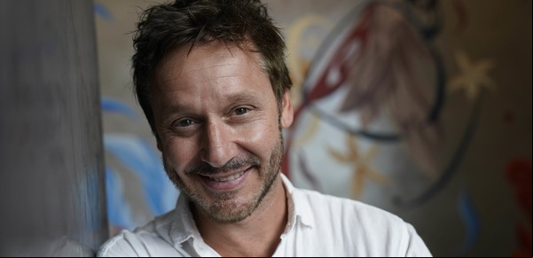 Así es el perfume de Benjamín Vicuña que conquista a todos: es unisex y cuesta menos de lo que pensás