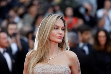 El perfume favorito de Angelina Jolie huele a "alta costura": qué característicos aromas le gustan a la actriz y cómo se llama