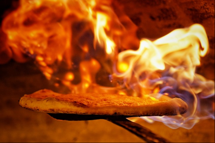 Utilizan horno a gas y leña. Foto: Martín Bonetto.