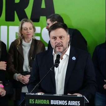 Leandro Santoro celebró haber sumado dos bancas, pero advirtió: "Este resultado nos obliga a seguir trabajando para construir la ciudad que queremos" 