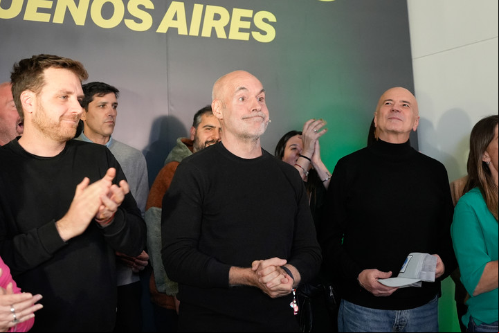 El legislador electo Horacio Rodriguez Larreta tras conocerse los resultados de este domingo. Foto: Julián Cabral.