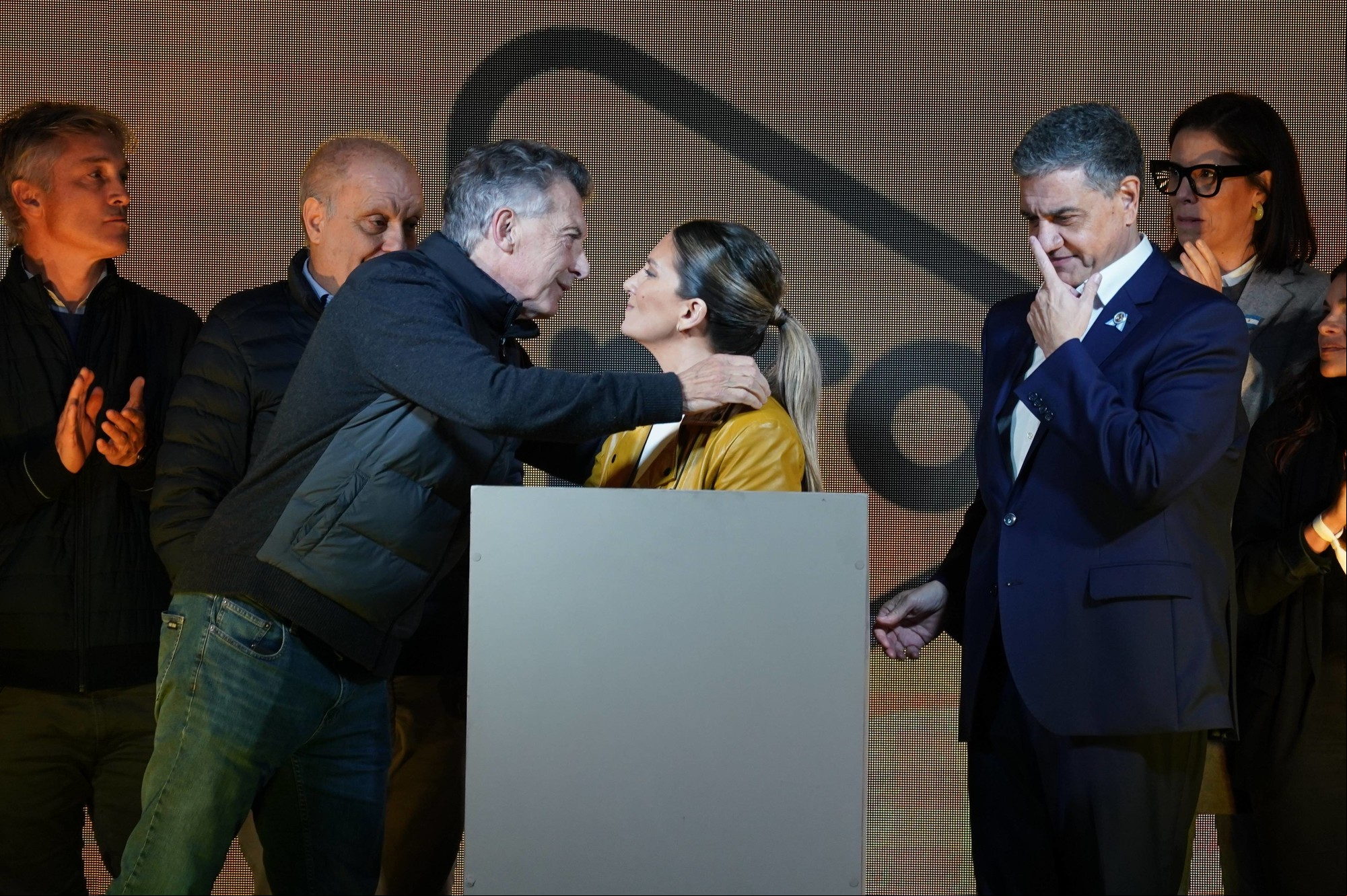 El shock de los Macri: pedidos desesperados para que hagan algo ya